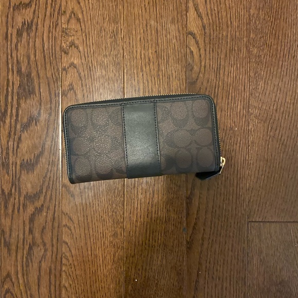 AUTHENTIC COACH WOMEN’S WALLET - Picture 4 of 5